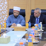 بلدية طولكرم تستقبل وزير الاوقاف والشؤون الدينية لتعزيز سبل التعاون  بين الطرفين