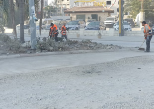 جانب من أعمال قسم النظافة وعمال الوطن