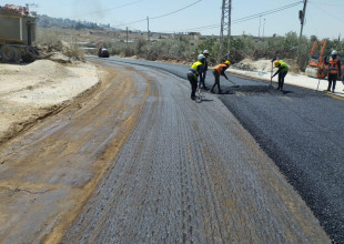 أعمال رصفه اسفلتية في شارع منتزة بنات يعقوب في ضاحية ارتاح
