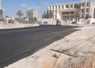 أعمال تعبيد (رصفة اسفلتية)في محيط ميدان العليمي