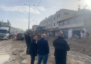 إزالة الركام وفتح الطرق وإصلاح الشبكات في مخيمي طولكرم ونورشمس