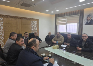 عقد رئيس بلدية طولكرم الدكتور رياض عوض اجتماعًا مع رئيس وأعضاء الغرفة التجارية في طولكرم