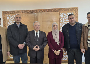 رئيس بلدية طولكرم يتسلم التقرير السنوي لدائرة الكهرباء