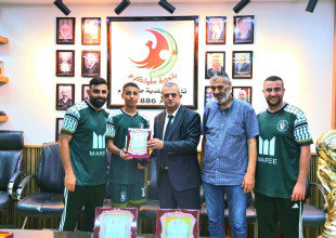 رئيس بلدية طولكرم يستقبل أبطال جمعية رواحل الخيرية ويحتفي بإنجازهم الدولي