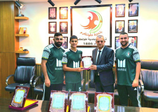 رئيس بلدية طولكرم يستقبل أبطال جمعية رواحل الخيرية ويحتفي بإنجازهم الدولي