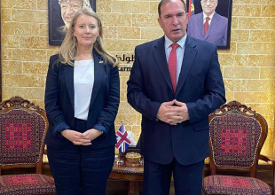 لقاء سعادة رئيس بلدية طولكرم الدكتور رياض عوض مع القنصل البريطاني العام في القدس في دار المحافظة
