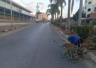 اعمال نظافة يومية لقسم النظافة في بلدية طولكرم