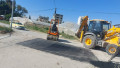 استمرار العمل في صيانة وتعبيد عدد من الطرق في المدينة والضواحي