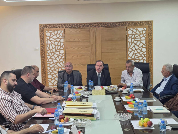 محافظ طولكرم يزور بلدية طولكرم ويبارك للمجلس البلدي الجديد توليه مهامه