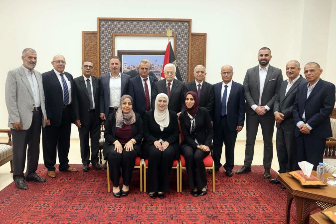 الرئيس يستقبل مجلس بلدي طولكرم ويؤكد دعم المدينة وتعزيز خدماتها.